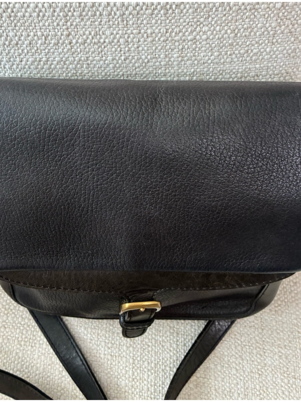 Vintage Bally EUC Crossbody
Purse Black Pebbled Leather
Brass Hardware - Picture 4 of 16